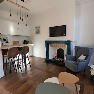  Appartement De Caractere